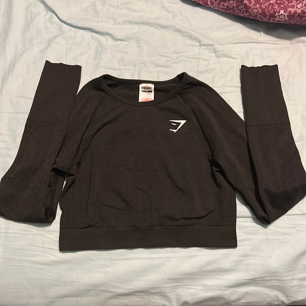 Gymshark medium vital seamless long sleeve crop top in black